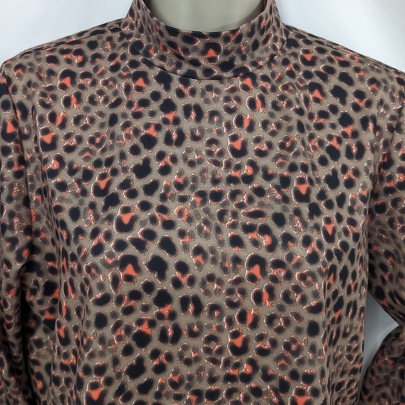 Daily Sports Mock Neck Athletic Top Sz M - Picture 3 of 13